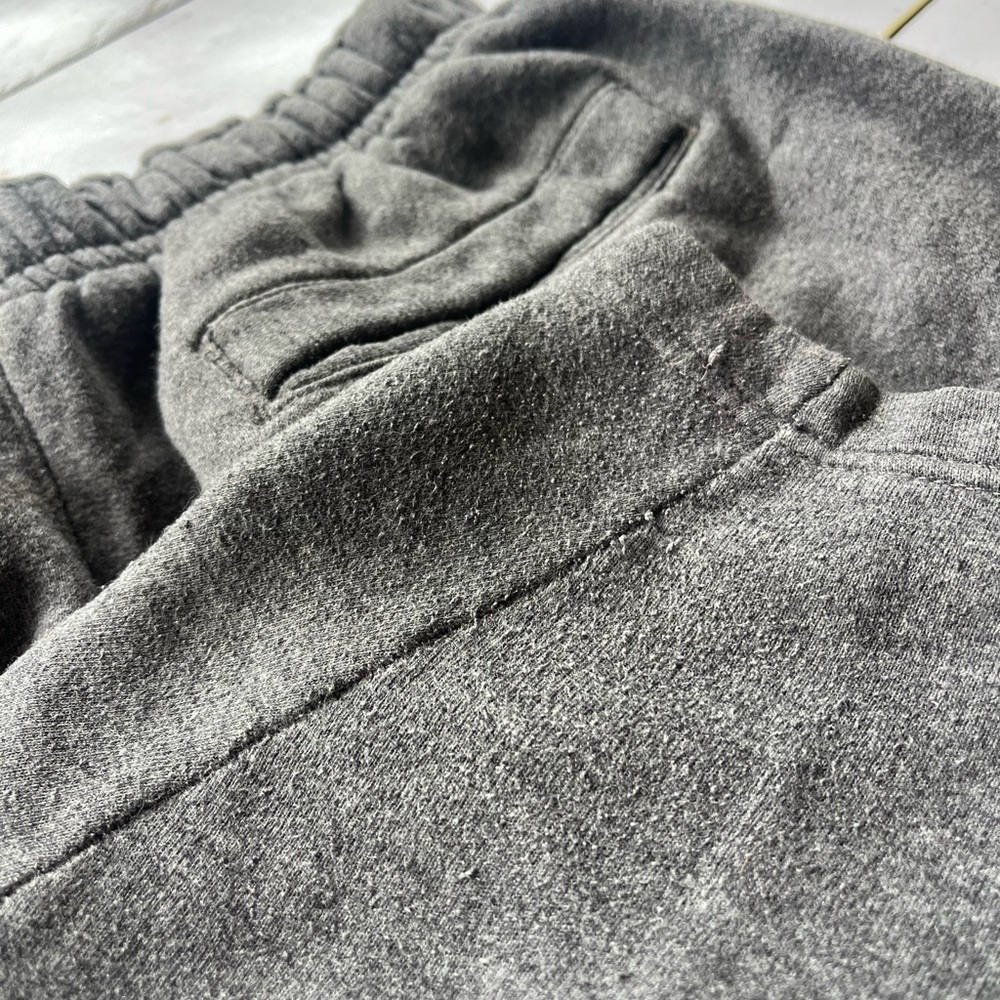 Gray Nike men’s Sweatpants Shorts size medium - Picture 5 of 10